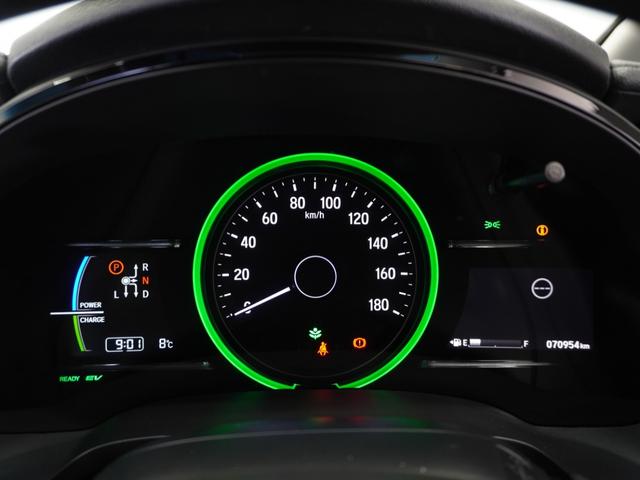 ◆マルチインフォメーション◆メーター内にディスプレーを装備。燃費、航続可能距離などの運転をサポートする情報、ホンダセンシングの注意・警告などを表示します。