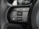 ◆ハンドルに【オーディオリモコンスイッチ】が装備されてます。視点をそらすことなく、ボリューム調整・オーディオソース切替・選曲が出来ます。安全運転しながら操作が可能になりました。
