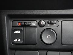 ����¦��ư���饤�ɥɥ���������־�Ǥ���ߤ꤬�ڡ��������ͤ��٤μ֤˥ɥ������ƤƤ��ޤ����ۤ⤴�����ޤ��󡪾����ʤ�����Ϣ������⤳��ǰ¿��� 5