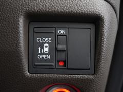 ����¦��ư���饤�ɥɥ���������־�Ǥ���ߤ꤬�ڡ��������ͤ��٤μ֤˥ɥ������ƤƤ��ޤ����ۤ⤴�����ޤ��󡪾����ʤ�����Ϣ������⤳��ǰ¿��� 7