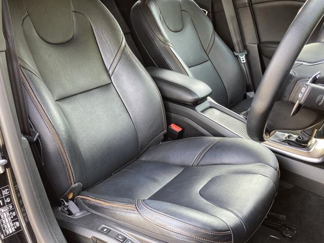 Ｖ４０ クロスカントリー　Ｄ４　サマム　★禁煙★ハーマンカードン★モダンウッドパネル★黒革★メモリ付パワーシート★前席シートヒーター★ブラインドスポットモニター★アダプティブクルーズコントロール★純正ナビ★フルセグ★スマートキー★点検整備付（9枚目）