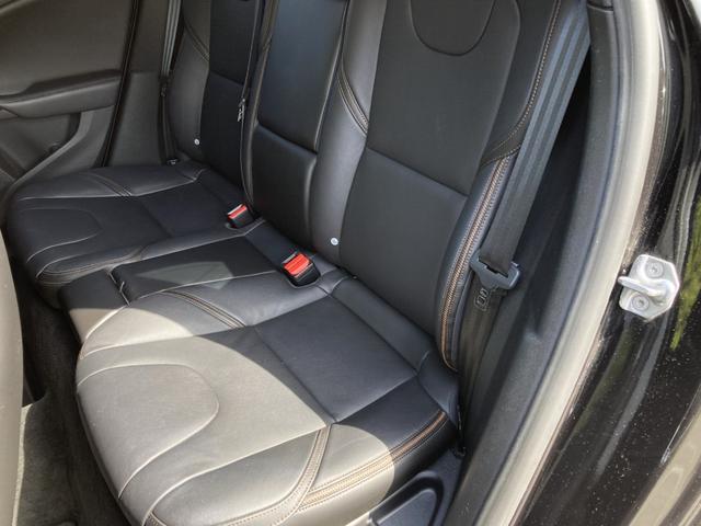 Ｖ４０ クロスカントリー　Ｄ４　サマム　★禁煙★ハーマンカードン★モダンウッドパネル★黒革★メモリ付パワーシート★前席シートヒーター★ブラインドスポットモニター★アダプティブクルーズコントロール★純正ナビ★フルセグ★スマートキー★点検整備付（35枚目）