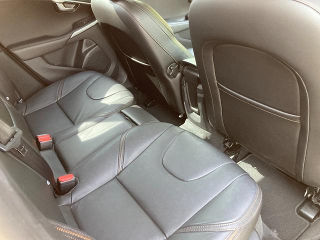 Ｖ４０ クロスカントリー　Ｄ４　サマム　★禁煙★ハーマンカードン★モダンウッドパネル★黒革★メモリ付パワーシート★前席シートヒーター★ブラインドスポットモニター★アダプティブクルーズコントロール★純正ナビ★フルセグ★スマートキー★点検整備付（36枚目）