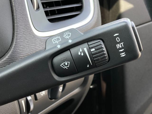 Ｖ４０ クロスカントリー　Ｄ４　サマム　★禁煙★ハーマンカードン★モダンウッドパネル★黒革★メモリ付パワーシート★前席シートヒーター★ブラインドスポットモニター★アダプティブクルーズコントロール★純正ナビ★フルセグ★スマートキー★点検整備付（42枚目）