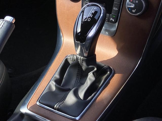 Ｖ４０ クロスカントリー　Ｄ４　サマム　★禁煙★ハーマンカードン★モダンウッドパネル★黒革★メモリ付パワーシート★前席シートヒーター★ブラインドスポットモニター★アダプティブクルーズコントロール★純正ナビ★フルセグ★スマートキー★点検整備付（46枚目）