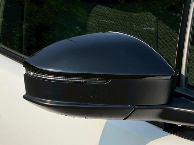 プリウス Ｘ　★禁煙車★レーダークルーズコントロール★ブラインドスポットモニター★ＥＴＣ★衝突軽減ブレーキ★ナビ★バックカメラ★ＡＣ１００Ｖ★Ｂｌｕｅｔｏｏｔｈ★ＬＥＤヘッドライト★ブレーキホールド★前後クリソナ★（47枚目）