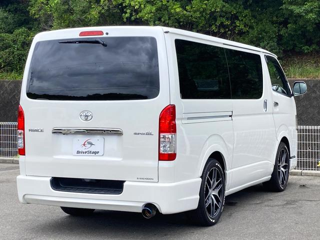 ハイエースバン スーパーＧＬ　ダークプライム　★禁煙車★ベッドキット★社外サスペンション★フルエアロ★メモリーナビ★バックカメラ★フルセグ★両側スライドドア★ＬＥＤヘッドライト★Ｂｌｕｅｔｏｏｔｈ★社外１８インチＡＷ★マフラーカッター★車検整備付（8枚目）
