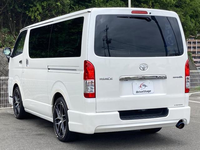 ハイエースバン スーパーＧＬ　ダークプライム　★禁煙車★ベッドキット★社外サスペンション★フルエアロ★メモリーナビ★バックカメラ★フルセグ★両側スライドドア★ＬＥＤヘッドライト★Ｂｌｕｅｔｏｏｔｈ★社外１８インチＡＷ★マフラーカッター★車検整備付（9枚目）