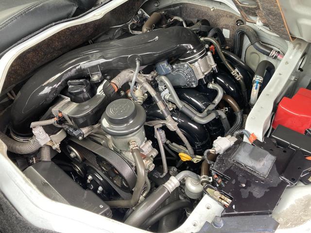 ハイエースバン スーパーＧＬ　ダークプライム　★禁煙車★ベッドキット★社外サスペンション★フルエアロ★メモリーナビ★バックカメラ★フルセグ★両側スライドドア★ＬＥＤヘッドライト★Ｂｌｕｅｔｏｏｔｈ★社外１８インチＡＷ★マフラーカッター★車検整備付（40枚目）