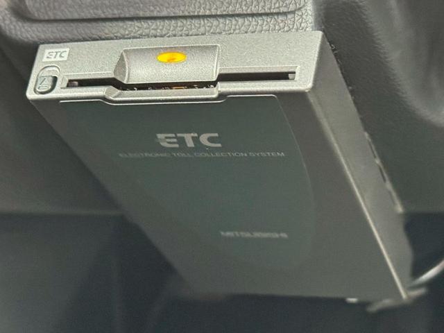 フィット ＲＳ　ワンオーナー　禁煙　ＬＥＤヘッドライト　クルーズコントロール　純正１６インチアルミ　社外ナビ　バックカメラ　パドルシフト　スマートキー　プッシュスタート　ＥＴＣ　Ｂｌｕｅｔｏｏｔｈ接続　フルセグ（8枚目）