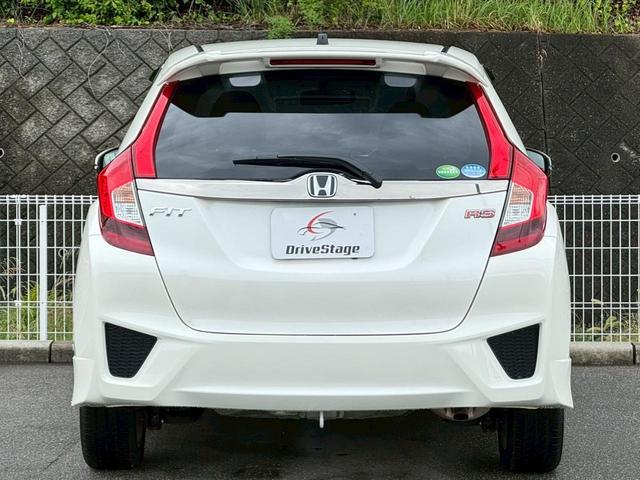 フィット ＲＳ　ワンオーナー　禁煙　ＬＥＤヘッドライト　クルーズコントロール　純正１６インチアルミ　社外ナビ　バックカメラ　パドルシフト　スマートキー　プッシュスタート　ＥＴＣ　Ｂｌｕｅｔｏｏｔｈ接続　フルセグ（17枚目）