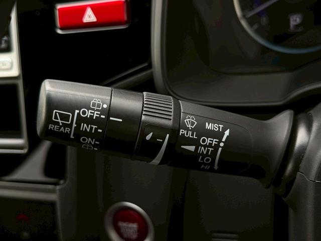 フィット ＲＳ　ワンオーナー　禁煙　ＬＥＤヘッドライト　クルーズコントロール　純正１６インチアルミ　社外ナビ　バックカメラ　パドルシフト　スマートキー　プッシュスタート　ＥＴＣ　Ｂｌｕｅｔｏｏｔｈ接続　フルセグ（19枚目）