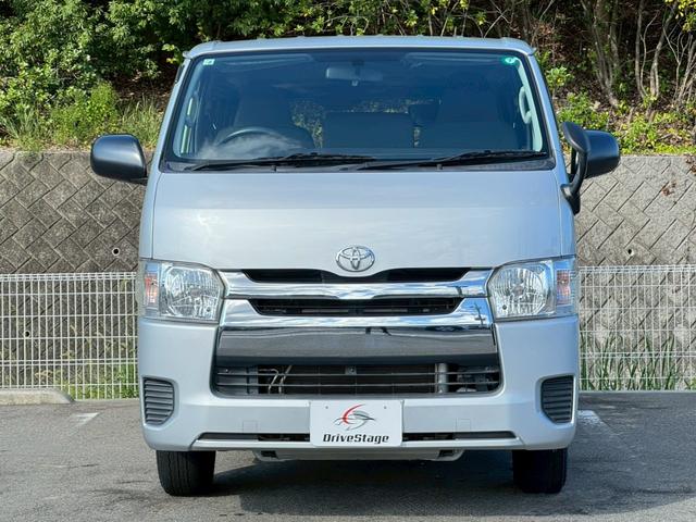レジアスエースバン ロングＤＸ　ＧＬパッケージ　禁煙車　両側スライドドア　キーレスエントリー　運転席・助手席エアバック　電動格納ミラー　ＣＤプレーヤー　ＵＳＢ接続可　ＡＵＸ接続可　パワーウィンドウ　パワーステアリング　エアコン　６人乗り　車検整備付（17枚目）