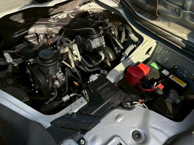 レジアスエースバン ロングＤＸ　ＧＬパッケージ　禁煙車　両側スライドドア　キーレスエントリー　運転席・助手席エアバック　電動格納ミラー　ＣＤプレーヤー　ＵＳＢ接続可　ＡＵＸ接続可　パワーウィンドウ　パワーステアリング　エアコン　６人乗り　車検整備付（41枚目）