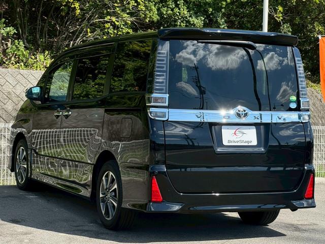 ヴォクシー ＺＳ　煌　ＡＬＰＩＮＥナビ　後席モニター　バックカメラ　両側電動スライド　衝突軽減ブレーキ　ドライブレコーダー前後　クリアランスソナー　レーンアシスト　オートハイビーム　クルーズコントロール　ＥＴＣ　車検整備付（9枚目）