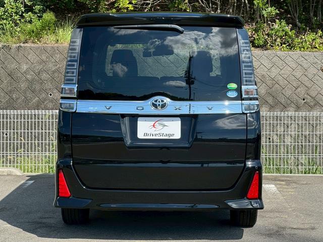 ヴォクシー ＺＳ　煌　ＡＬＰＩＮＥナビ　後席モニター　バックカメラ　両側電動スライド　衝突軽減ブレーキ　ドライブレコーダー前後　クリアランスソナー　レーンアシスト　オートハイビーム　クルーズコントロール　ＥＴＣ　車検整備付（29枚目）