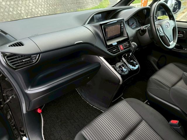 ヴォクシー ＺＳ　煌　ＡＬＰＩＮＥナビ　後席モニター　バックカメラ　両側電動スライド　衝突軽減ブレーキ　ドライブレコーダー前後　クリアランスソナー　レーンアシスト　オートハイビーム　クルーズコントロール　ＥＴＣ　車検整備付（39枚目）