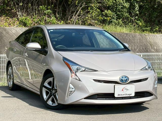 プリウス Ａツーリングセレクション　禁煙　黒革　純正９インチナビ　前席シートヒーター　ヘッドアップディスプレイ　セーフティセンス　レーダークルーズ　バックカメラ　純正１７インチＡＷ　ＬＥＤヘッドライト　ＢＳＭ　フルセグ　ＥＴＣ（5枚目）