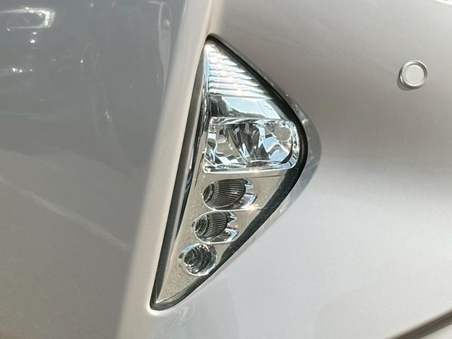 プリウス Ａツーリングセレクション　禁煙　黒革　純正９インチナビ　前席シートヒーター　ヘッドアップディスプレイ　セーフティセンス　レーダークルーズ　バックカメラ　純正１７インチＡＷ　ＬＥＤヘッドライト　ＢＳＭ　フルセグ　ＥＴＣ（41枚目）