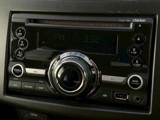 スイフトスポーツ ベースグレード　６速ＭＴ　禁煙車　ドラレコ　ＨＩＤヘッドライト　クルーズコントロール　インテリキー　ＥＴＣ車載器　ＵＳＢ接続可　純正１７インチアルミ　クラリオンオーディオ　ＣＤ再生可　車検整備付　電動格納ミラー（19枚目）
