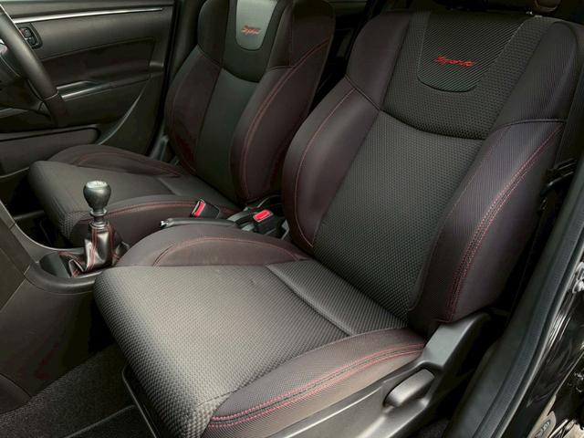 スイフトスポーツ ベースグレード　６速ＭＴ　禁煙車　ドラレコ　ＨＩＤヘッドライト　クルーズコントロール　インテリキー　ＥＴＣ車載器　ＵＳＢ接続可　純正１７インチアルミ　クラリオンオーディオ　ＣＤ再生可　車検整備付　電動格納ミラー（32枚目）