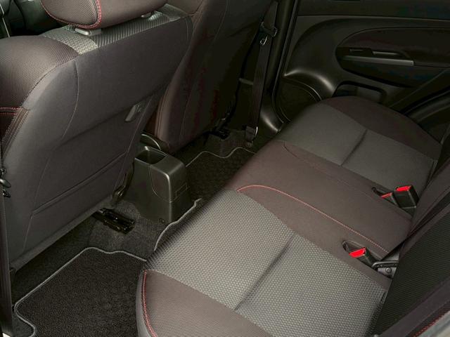 スイフトスポーツ ベースグレード　６速ＭＴ　禁煙車　ドラレコ　ＨＩＤヘッドライト　クルーズコントロール　インテリキー　ＥＴＣ車載器　ＵＳＢ接続可　純正１７インチアルミ　クラリオンオーディオ　ＣＤ再生可　車検整備付　電動格納ミラー（33枚目）