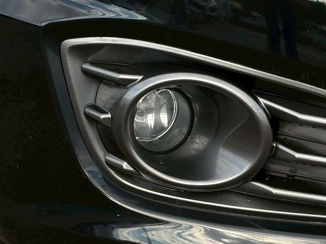スイフトスポーツ ベースグレード　６速ＭＴ　禁煙車　ドラレコ　ＨＩＤヘッドライト　クルーズコントロール　インテリキー　ＥＴＣ車載器　ＵＳＢ接続可　純正１７インチアルミ　クラリオンオーディオ　ＣＤ再生可　車検整備付　電動格納ミラー（37枚目）