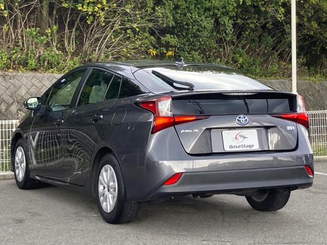 プリウス SセーフティプラスII 禁煙車 純正9型ナビ 全周囲モニター 前後ドラレコ レーダークルーズ ブラインドスポット ETC LEDヘッドライト レーンキープ フルセグTV Bluetooth接続 純正15インチAW 車検整備付(8枚目)