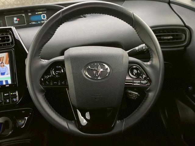 プリウス SセーフティプラスII 禁煙車 純正9型ナビ 全周囲モニター 前後ドラレコ レーダークルーズ ブラインドスポット ETC LEDヘッドライト レーンキープ フルセグTV Bluetooth接続 純正15インチAW 車検整備付(9枚目)