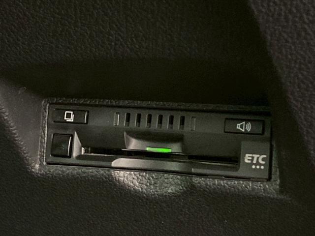 プリウス SセーフティプラスII 禁煙車 純正9型ナビ 全周囲モニター 前後ドラレコ レーダークルーズ ブラインドスポット ETC LEDヘッドライト レーンキープ フルセグTV Bluetooth接続 純正15インチAW 車検整備付(11枚目)