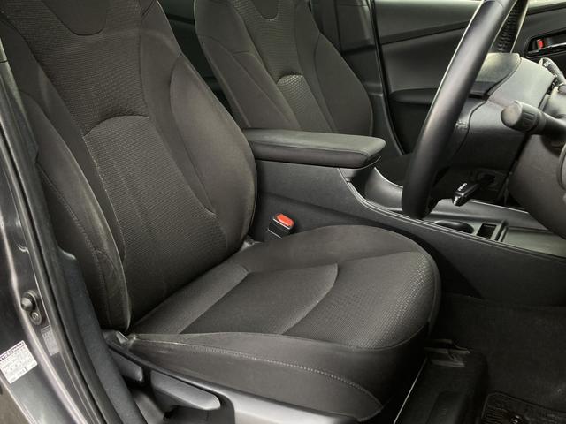 プリウス SセーフティプラスII 禁煙車 純正9型ナビ 全周囲モニター 前後ドラレコ レーダークルーズ ブラインドスポット ETC LEDヘッドライト レーンキープ フルセグTV Bluetooth接続 純正15インチAW 車検整備付(16枚目)