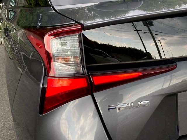 プリウス SセーフティプラスII 禁煙車 純正9型ナビ 全周囲モニター 前後ドラレコ レーダークルーズ ブラインドスポット ETC LEDヘッドライト レーンキープ フルセグTV Bluetooth接続 純正15インチAW 車検整備付(40枚目)