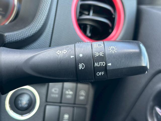 アルトターボRS ベースグレード 禁煙 ストラーダナビ バックカメラ フルセグTV DVD再生 衝突軽減ブレーキ Bluetooth USBポート プッシュスタート 純正15インチAW ETC パドルシフト スマートキー HIDライト(19枚目)
