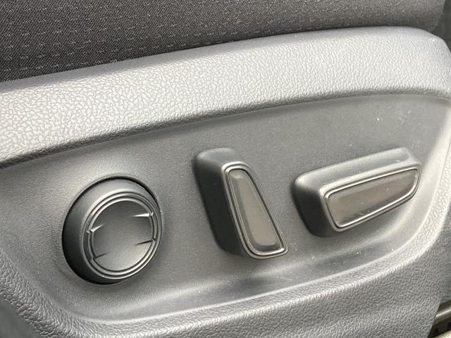 プリウス Ａ　禁煙　純正ナビ　トヨタセーフティセンス　レーダークルーズ　ＡＣ１００Ｖ　パワーシート　ヘッドアップディスプレイ　ブラインドスポットモニター　バックカメラ　ＥＴＣ　ドラレコ　前後クリアランスソナー（7枚目）