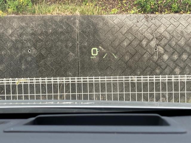 プリウス Ａ　禁煙　純正ナビ　トヨタセーフティセンス　レーダークルーズ　ＡＣ１００Ｖ　パワーシート　ヘッドアップディスプレイ　ブラインドスポットモニター　バックカメラ　ＥＴＣ　ドラレコ　前後クリアランスソナー（9枚目）