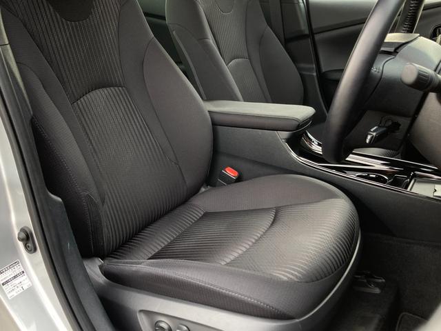 プリウス Ａ　禁煙　純正ナビ　トヨタセーフティセンス　レーダークルーズ　ＡＣ１００Ｖ　パワーシート　ヘッドアップディスプレイ　ブラインドスポットモニター　バックカメラ　ＥＴＣ　ドラレコ　前後クリアランスソナー（15枚目）