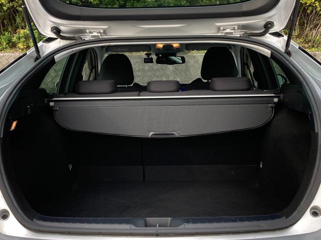 プリウス Ａ　禁煙　純正ナビ　トヨタセーフティセンス　レーダークルーズ　ＡＣ１００Ｖ　パワーシート　ヘッドアップディスプレイ　ブラインドスポットモニター　バックカメラ　ＥＴＣ　ドラレコ　前後クリアランスソナー（17枚目）