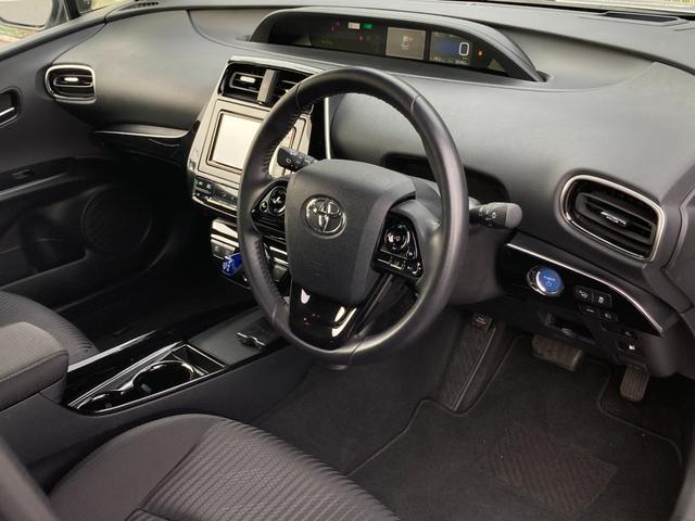 プリウス Ａ　禁煙　純正ナビ　トヨタセーフティセンス　レーダークルーズ　ＡＣ１００Ｖ　パワーシート　ヘッドアップディスプレイ　ブラインドスポットモニター　バックカメラ　ＥＴＣ　ドラレコ　前後クリアランスソナー（43枚目）