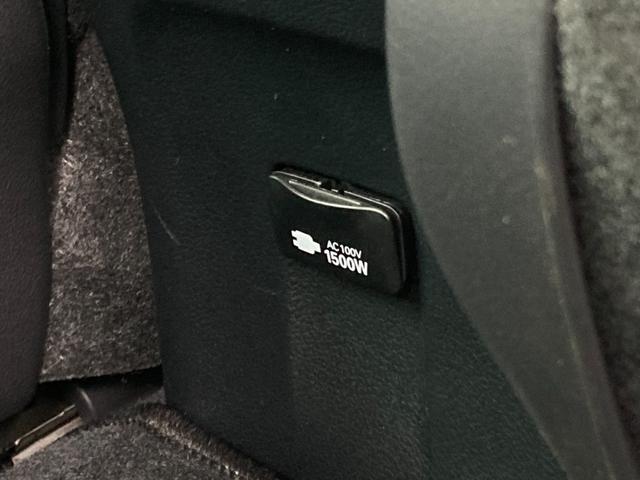 プリウス Ａ　禁煙　純正ナビ　トヨタセーフティセンス　レーダークルーズ　ＡＣ１００Ｖ　パワーシート　ヘッドアップディスプレイ　ブラインドスポットモニター　バックカメラ　ＥＴＣ　ドラレコ　前後クリアランスソナー（48枚目）