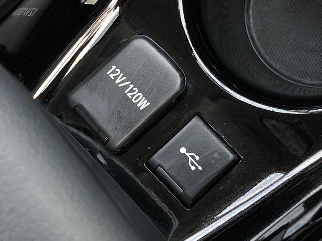 プリウス Aプレミアム 禁煙 黒革 360度カメラ シート冷暖 純正ナビ ヘッドアップディスプレイ レーダークルーズ AC100V USBポート LEDヘッドライト パワーシート ETC2.0 前後ドラレコ 車検整備付(7枚目)