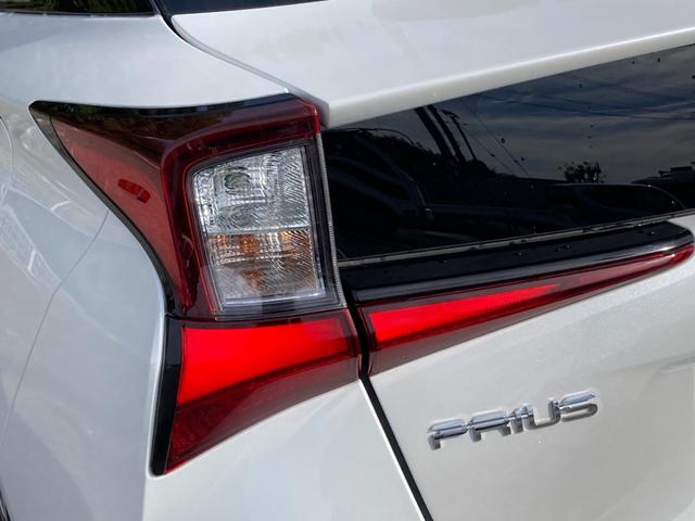 プリウス Aプレミアム 禁煙 黒革 360度カメラ シート冷暖 純正ナビ ヘッドアップディスプレイ レーダークルーズ AC100V USBポート LEDヘッドライト パワーシート ETC2.0 前後ドラレコ 車検整備付(38枚目)