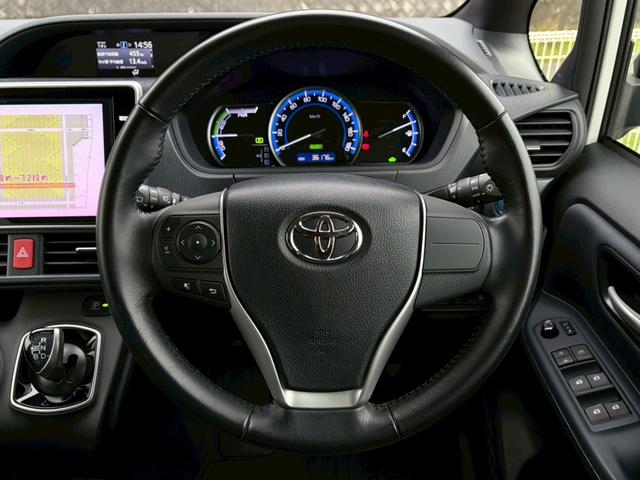 ヴォクシー ハイブリッドZS 禁煙車 純正10型ナビ フリップダウンモニター バックカメラ 前後ドラレコ 両側パワースライド ETC2.0 LEDヘッドライト 衝突軽減 レーンキープ Bluetooth 純正16AW 車検整備付(9枚目)