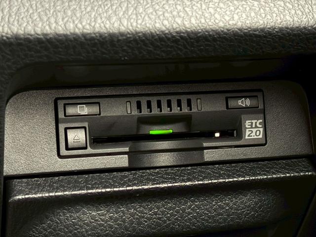 ヴォクシー ハイブリッドZS 禁煙車 純正10型ナビ フリップダウンモニター バックカメラ 前後ドラレコ 両側パワースライド ETC2.0 LEDヘッドライト 衝突軽減 レーンキープ Bluetooth 純正16AW 車検整備付(12枚目)