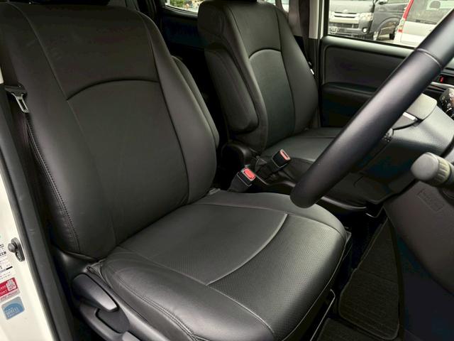 ヴォクシー ハイブリッドZS 禁煙車 純正10型ナビ フリップダウンモニター バックカメラ 前後ドラレコ 両側パワースライド ETC2.0 LEDヘッドライト 衝突軽減 レーンキープ Bluetooth 純正16AW 車検整備付(14枚目)