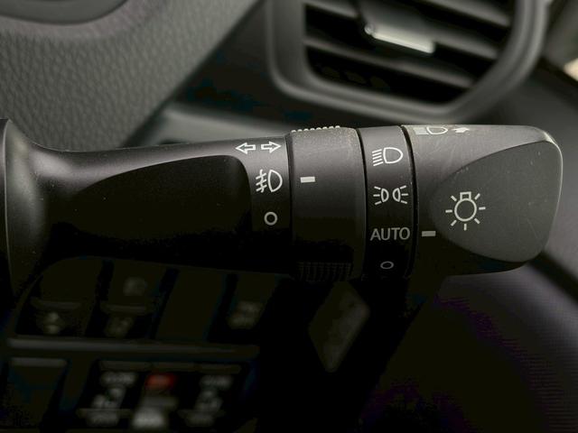 ヴォクシー ハイブリッドZS 禁煙車 純正10型ナビ フリップダウンモニター バックカメラ 前後ドラレコ 両側パワースライド ETC2.0 LEDヘッドライト 衝突軽減 レーンキープ Bluetooth 純正16AW 車検整備付(27枚目)