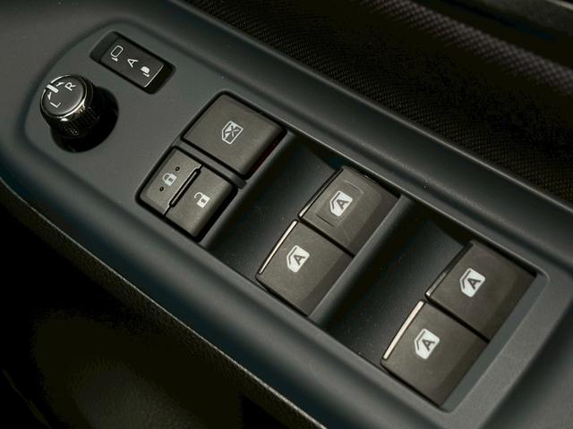 ヴォクシー ハイブリッドZS 禁煙車 純正10型ナビ フリップダウンモニター バックカメラ 前後ドラレコ 両側パワースライド ETC2.0 LEDヘッドライト 衝突軽減 レーンキープ Bluetooth 純正16AW 車検整備付(29枚目)