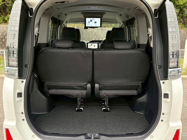 ヴォクシー ハイブリッドZS 禁煙車 純正10型ナビ フリップダウンモニター バックカメラ 前後ドラレコ 両側パワースライド ETC2.0 LEDヘッドライト 衝突軽減 レーンキープ Bluetooth 純正16AW 車検整備付(41枚目)