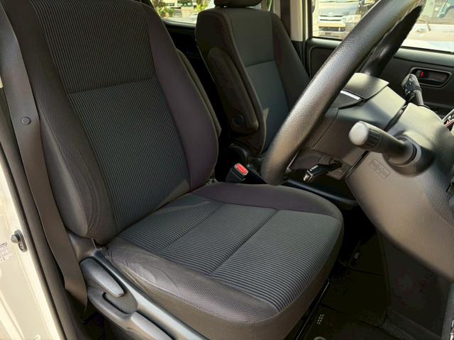 ノア Ｘ　禁煙　両側パワースライドドア　衝突軽減ブレーキ　クルーズコントロール　純正ナビ　バックカメラ　インテリキー　プッシュスタート　レーンキープ　ＬＥＤヘッドライト　ＥＴＣ　Ｂｌｕｅｔｏｏｔｈ　ＵＳＢポート（13枚目）