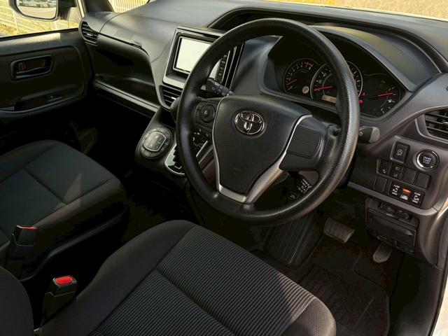 ノア Ｘ　禁煙　両側パワースライドドア　衝突軽減ブレーキ　クルーズコントロール　純正ナビ　バックカメラ　インテリキー　プッシュスタート　レーンキープ　ＬＥＤヘッドライト　ＥＴＣ　Ｂｌｕｅｔｏｏｔｈ　ＵＳＢポート（34枚目）