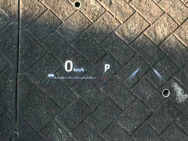 ハリアー Ｚ　ワンオーナー　ユーザー買取　禁煙　ＪＢＬスピーカー　純正ナビ　全周囲モニター　ドラレコ型デジタルインナーミラー　ハーフレザー　レーダークルーズ　ＨＵＤ　パワーテールゲート　純正１９ＡＷ　車検整備付（15枚目）